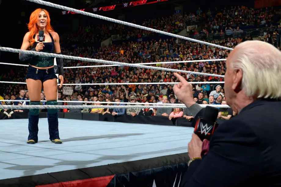 Ric Flair se disculpó con Becky Lynch en «RAW is XXX»