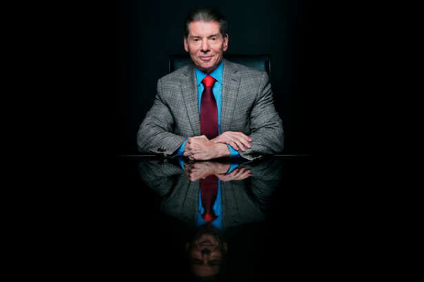 Vince McMahon quiere volver a dirigir WWE para vender la compañía