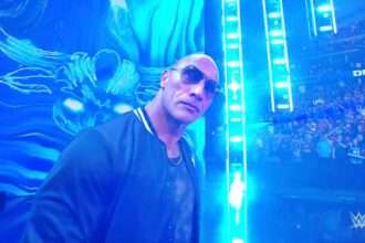 The Rock sorprende al Universo WWE