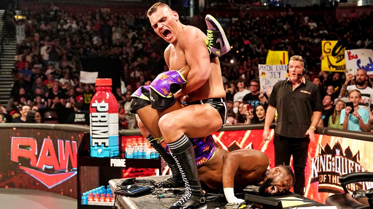 Gunther somete a Kofi Kingston para seguir avanzando en el WWE King Of The Ring 2024