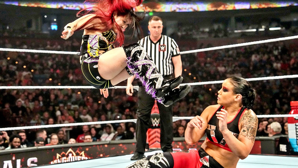 Iyo Sky elimina a Shayna Baszler del WWE Queen Of The Ring 2024