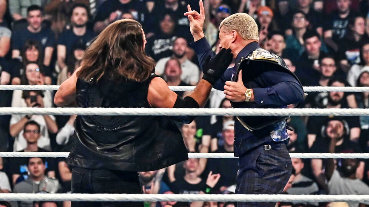 IRRESPETO AL CAMPEÓN: AJ Styles abofeteo a Cody Rhodes en Francia
