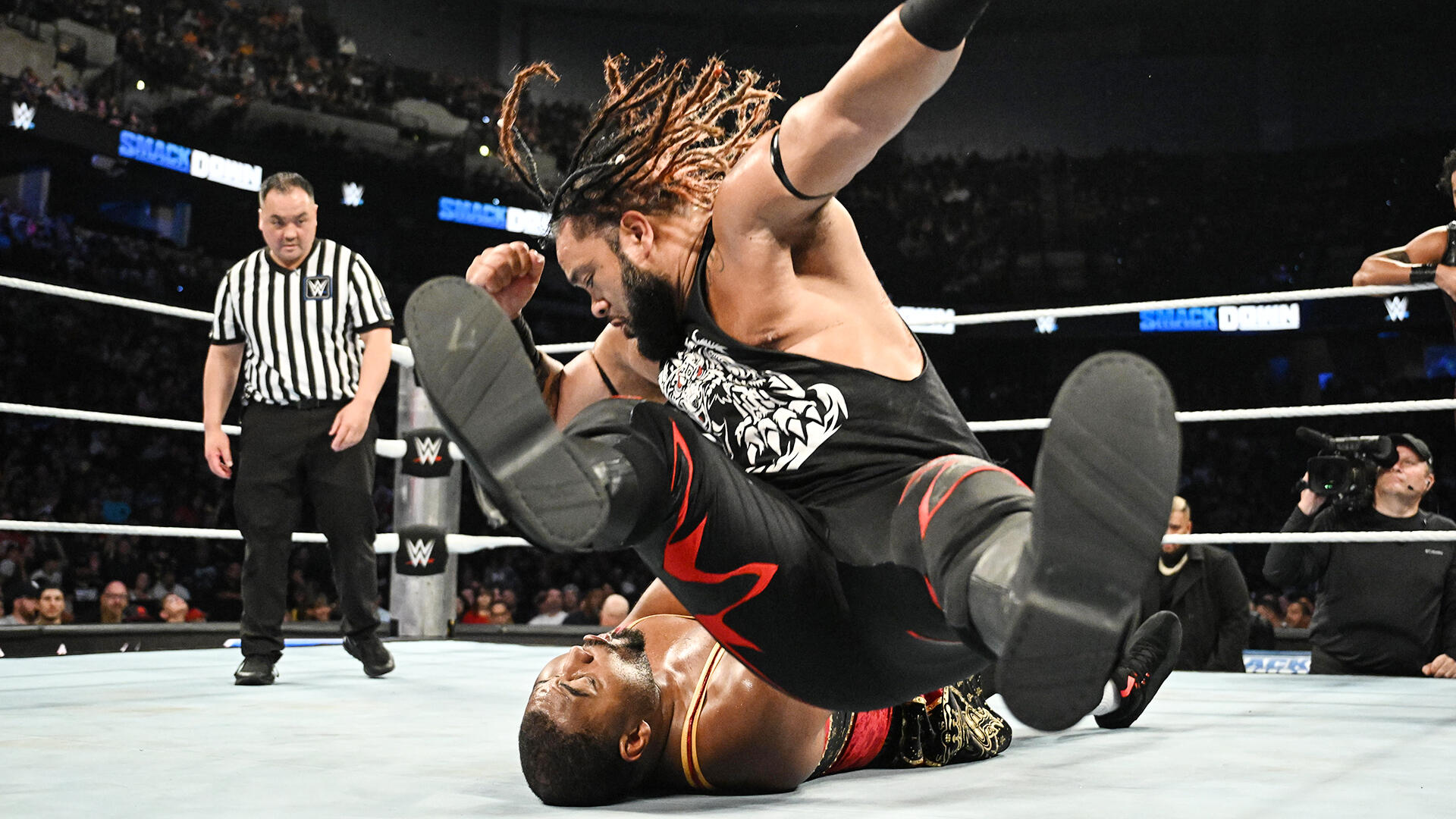 Jacob Fatu & Tama Tonga obtienen una oportunidad contra DIY por el Campeonato en Parejas de WWE