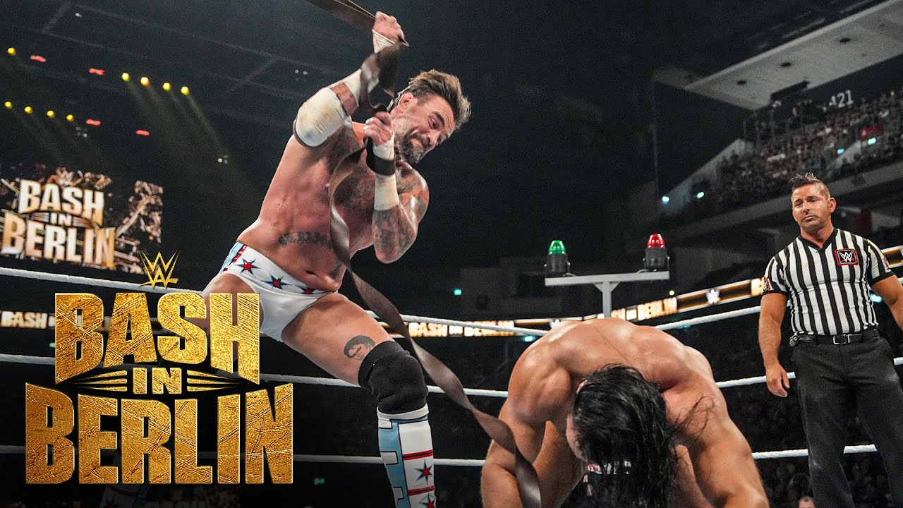 CM Punk no tiene piedad de Drew McIntyre en un espectacular Strap Match durante Bash In Berlin