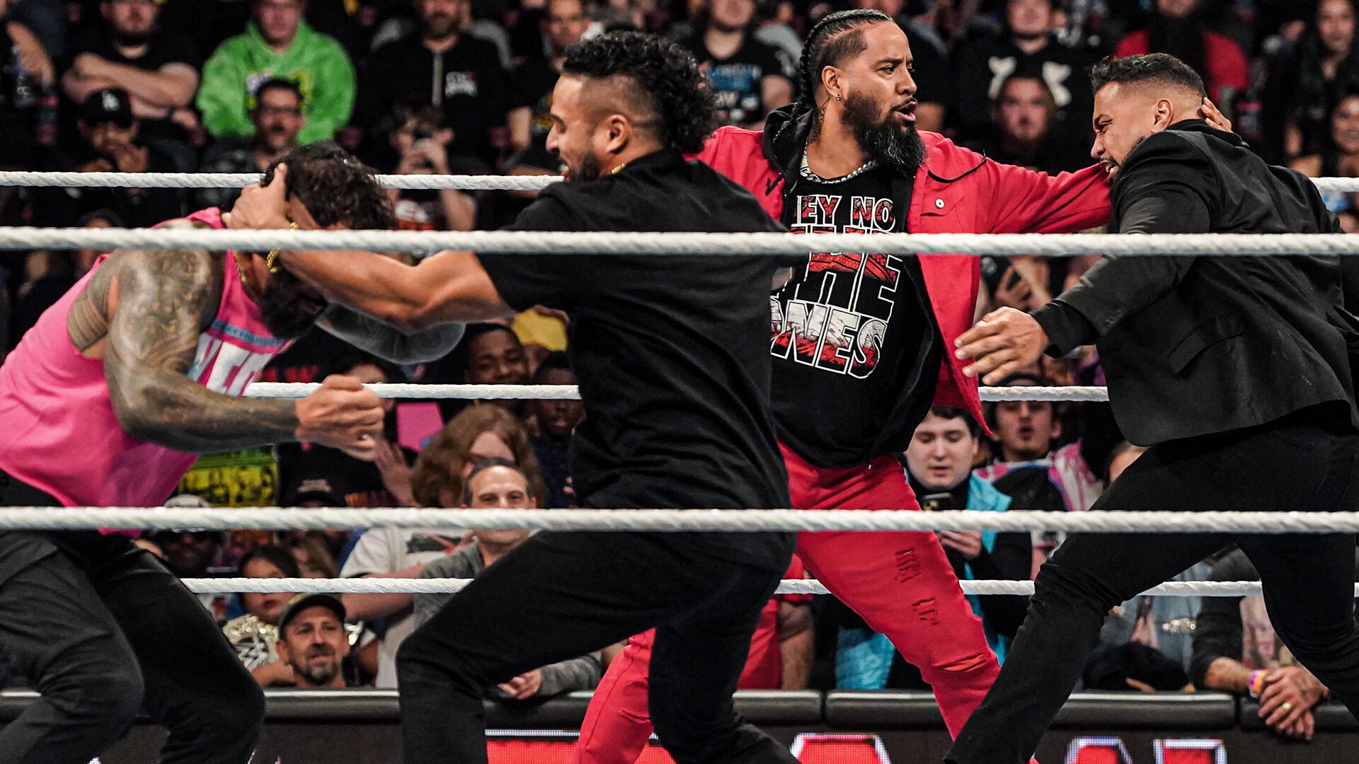 Resultados WWE RAW (Octubre 28, 2024) – ¡THE USOS NEUTRALIZAN A THE BLOODLINE!