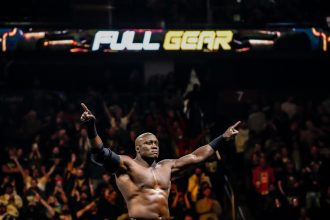 Bobby Lashley vence a Swerve Strickland