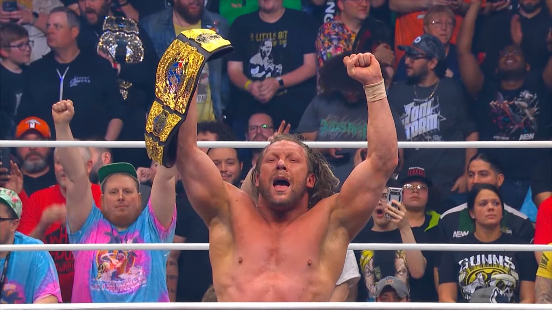 CLÁSICO INSTANTÁNEO: Kenny Omega retiene el Título Internacional tras imponerse a Ricochet y Mike Bailey en una frenética contienda 5 CLÁSICO INSTANTÁNEO: Kenny Omega retiene el Título Internacional tras imponerse a Ricochet y Mike Bailey en una frenética contienda