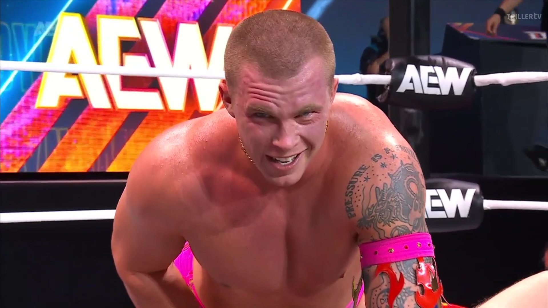 Kyle Fletcher retiene el Campeonato TNT ante Kyle O'Reilly durante AEW Title Tuesday 2025